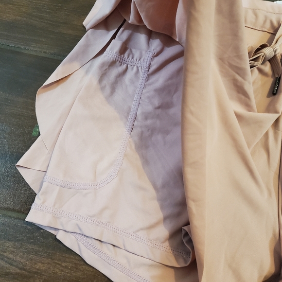 Movement shorts  buttery soft with pockets on side size small blush pink… - Picture 5 of 6